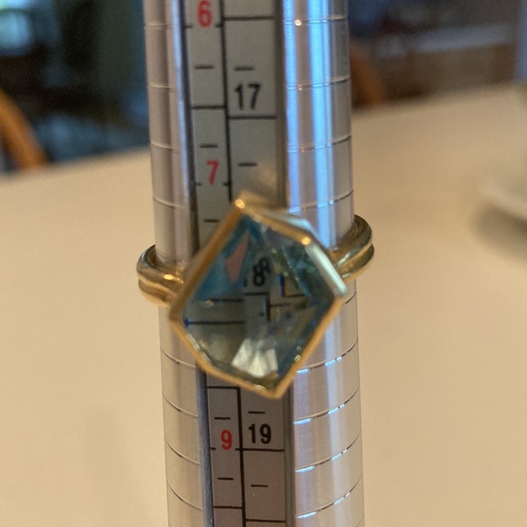 Sterling ring with gold overlay and blue stone - Picture 11 of 12